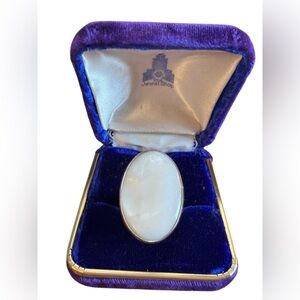 Vintage Southwestern Style ICO Sterling Silver 925 Oval Chunky MOP Pearl Ring